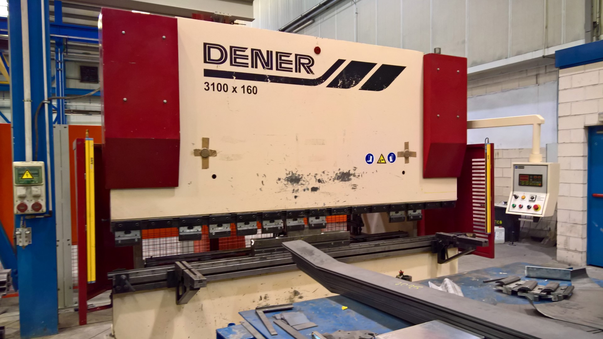 Dener 3100mm x 160tn CNC